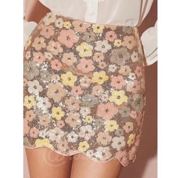Sequined Mini Skirt Scallop Hem Floral Pattern Pastel Colors - Picture 9 of 12